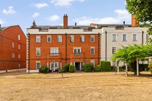 Queens Reach, East Molesey- click for photo gallery